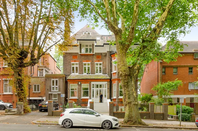 Flat 4, 54 Fitzjohns Avenue, London, photo 1