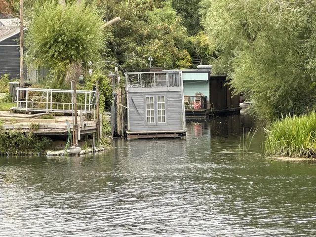 Ferry Lane, Wraysbury, TW19, photo 2