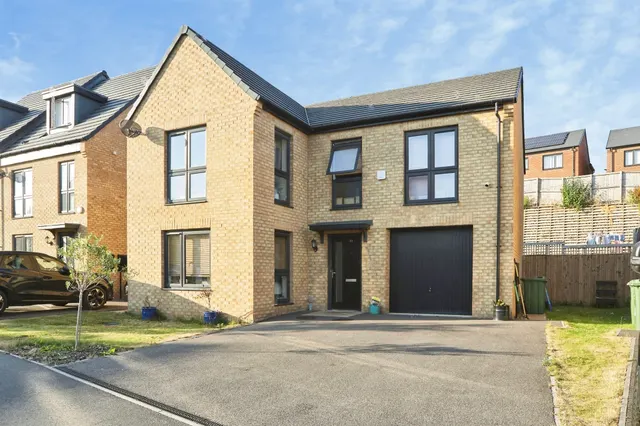 Clayton Wood Road, Leeds, photo 1