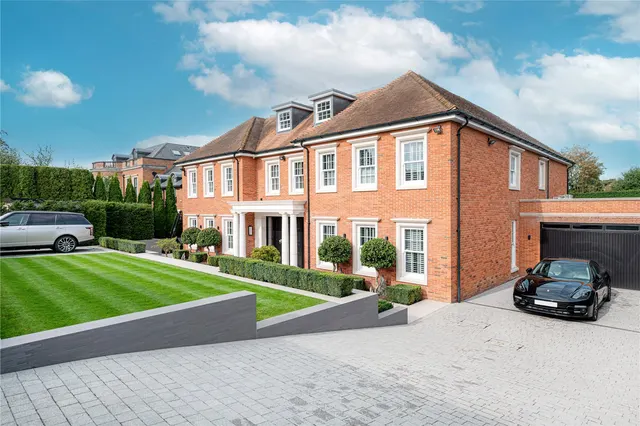Fairmile Avenue, Cobham, KT11, photo 3