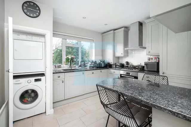 Byron Road, Mill Hill, NW7, photo 2