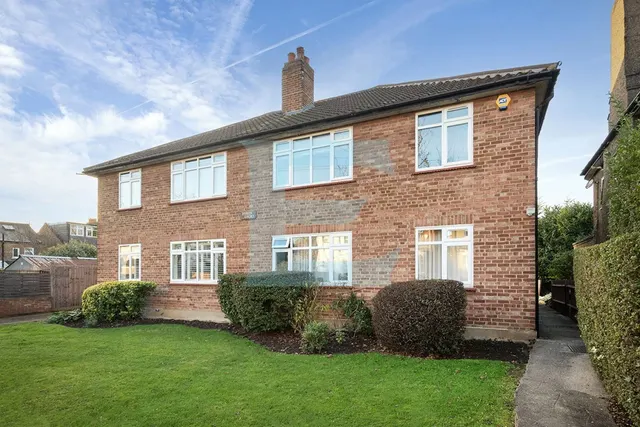 Byron Road, Mill Hill, NW7, photo 1