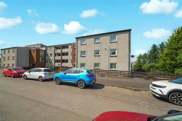 Riccarton, Westwood, East Kilbride, South Lanarkshire, G75 — photo 1
