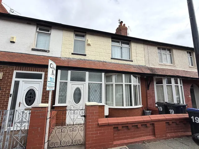 3 bedroom house — Hudson Road, Blackpool, FY1 6LY