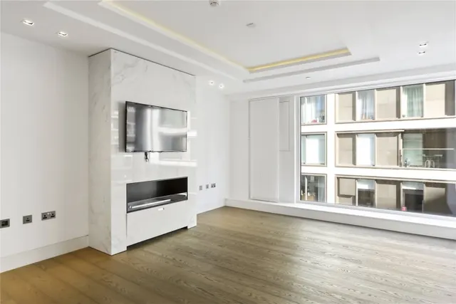 Kensington High Street, Llndon, W14, photo 2