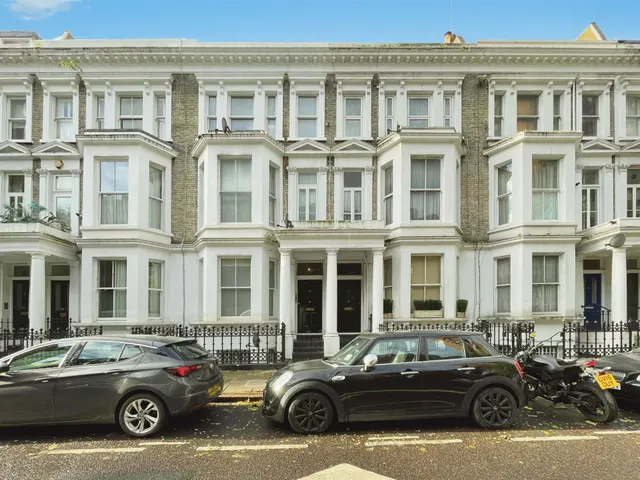 Second Floor Flat, 94 Edith Grove, London, photo 1