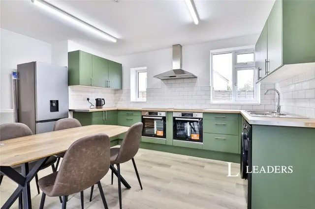 Kimmeridge Avenue, Poole, BH12, photo 2