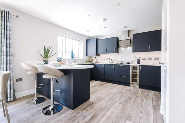 Standenhall Drive, Burnley, BB10, photo 3