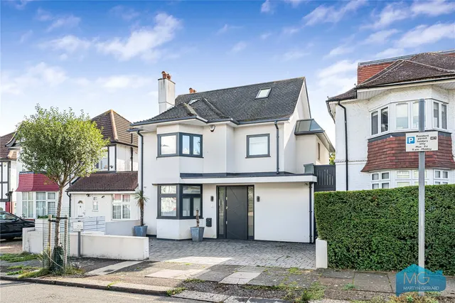 Elliot Road, London, NW4, photo 1