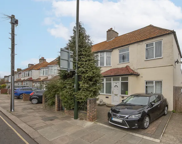Waldegrave Road, Teddington, TW11, photo 1