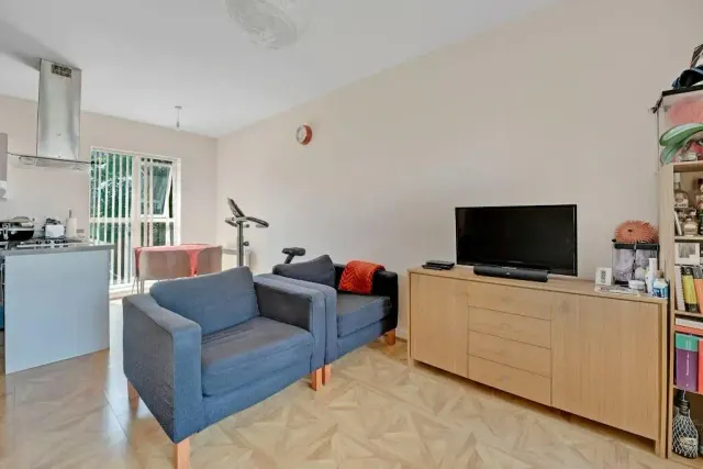Lowell Street, London, E14, photo 3