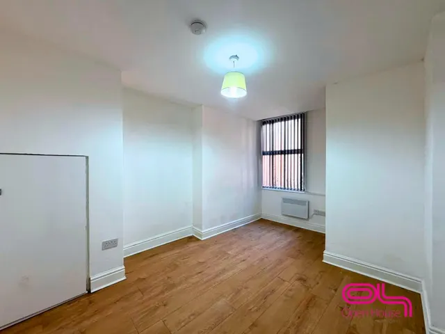 St. Georges Road, Bolton, BL1, photo 3