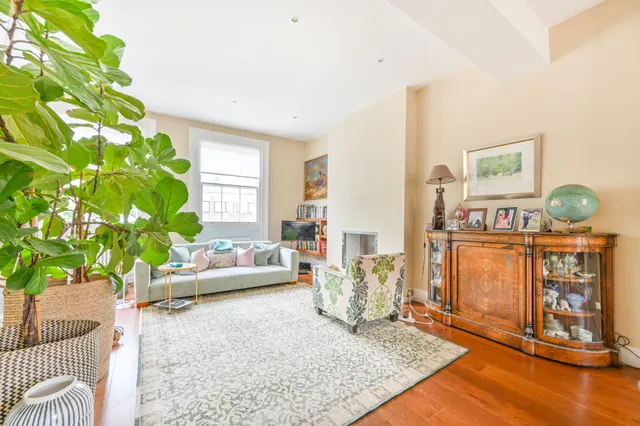 Upper Maisonette, 75 Cornwall Crescent, London, photo 1