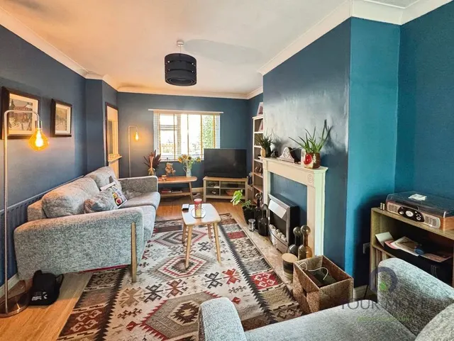 Thoresby Crescent, Stanton Hill, NG17, photo 3