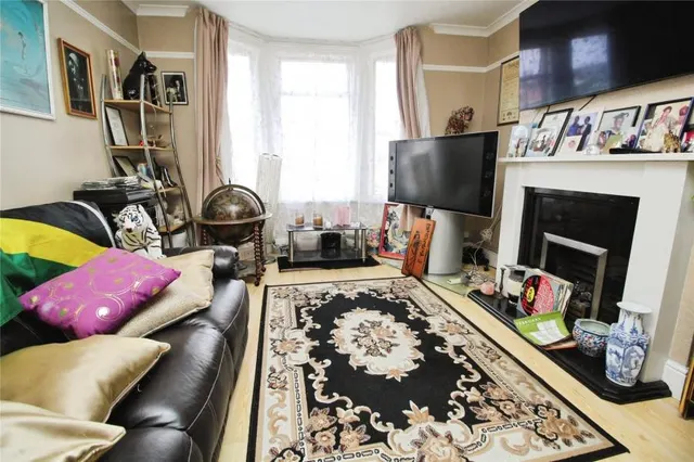 Windsor Street, Bletchley, MK2, photo 2