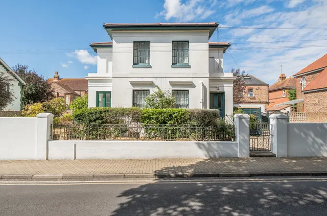 Grafton Road, Worthing, BN11, photo 1