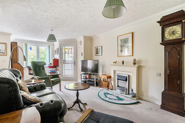Stafford Road, Caterham, CR3, photo 3