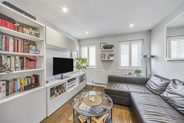 Cubitt Terrace, London, SW4, photo 1