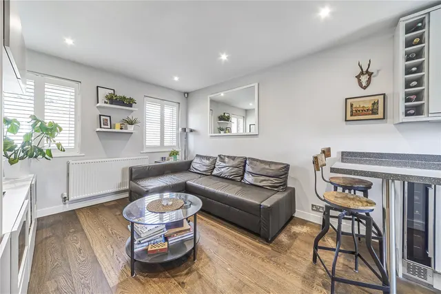 Photo 3 — Cubitt Terrace, London, SW4