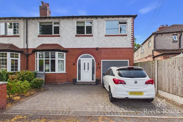 South Grove, Sale, M33, photo 1