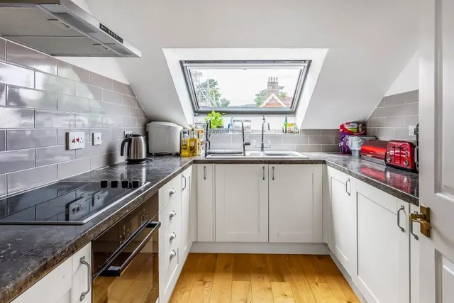 Glebe Road, Dorking, RH4, photo 3