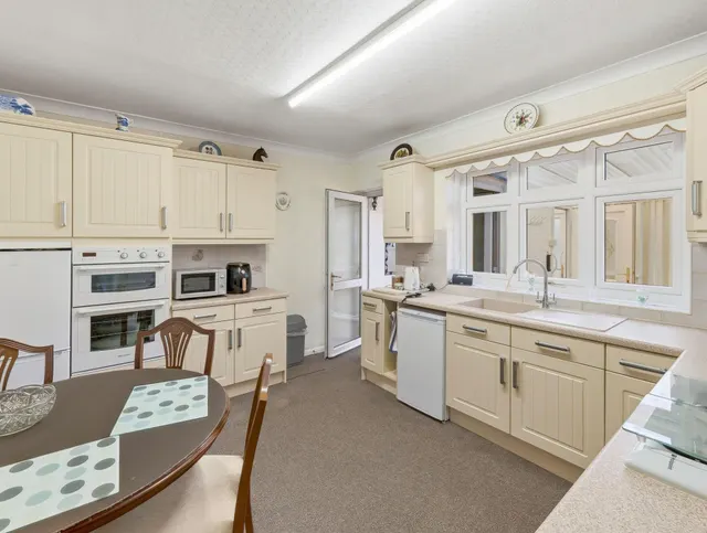 Shireoaks Common, Shireoaks, S81, photo 2