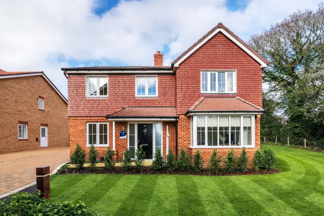 Brox Road, Ottershaw, KT16, photo 1