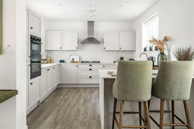 Brox Road, Ottershaw, KT16, photo 2