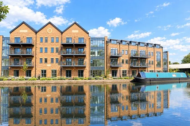 Waterloo Road, Uxbridge, UB8, photo 1