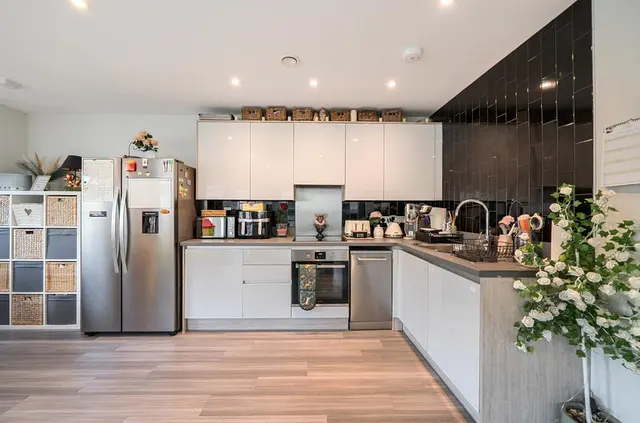 Waterloo Road, Uxbridge, UB8, photo 2