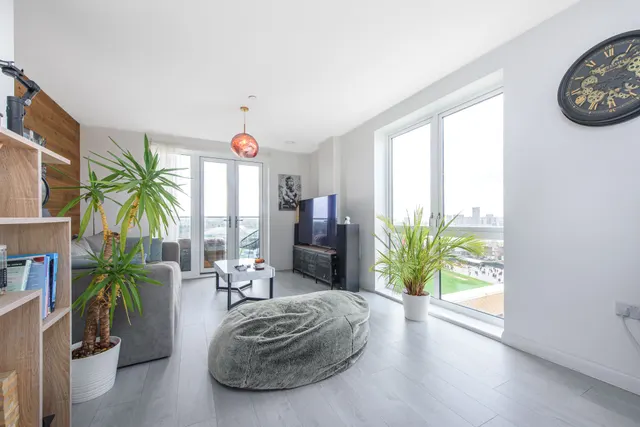 Photo 2 — Flat 30, 1 Trobridge Parade, Grahame Park Way, London
