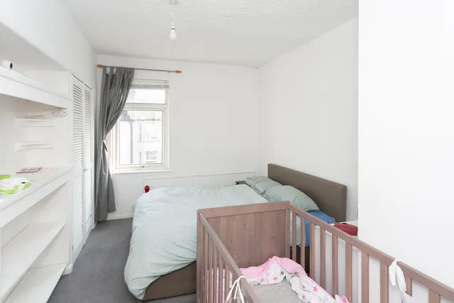 Photo 2 — 92 Sotheron Road, Watford