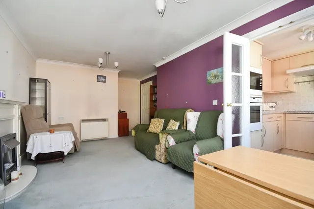 Photo 2 — Roche Close, Rochford, Essex, SS4