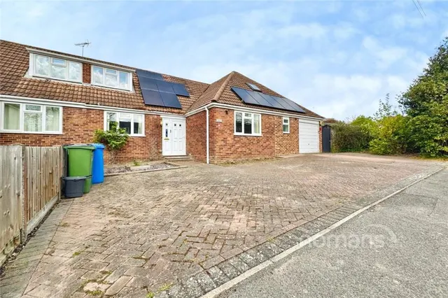 St. Michaels Road, Sandhurst, GU47, photo 1