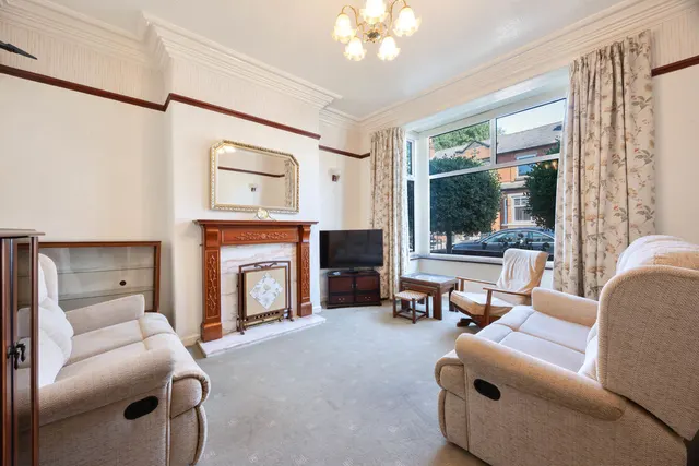 Clifton Crescent, Wigan, photo 3
