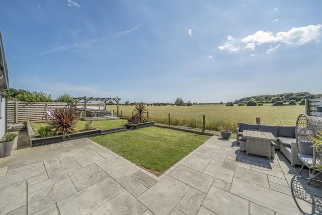 Minter Avenue, Densole, CT18, photo 2