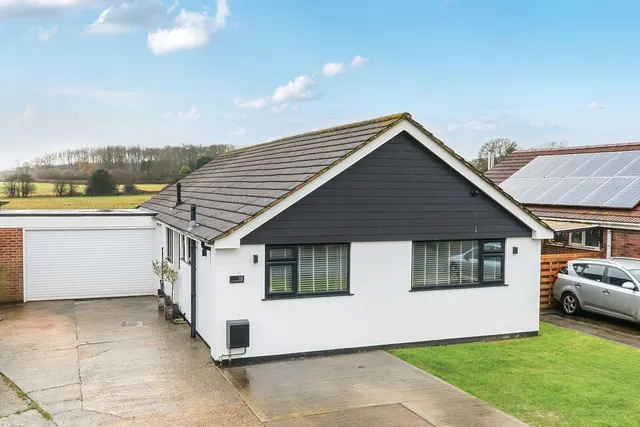 Minter Avenue, Densole, CT18, photo 1