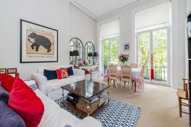 Photo 2 — Flat 5, 33-34 Nevern Square, London