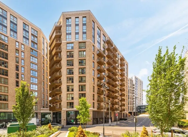 Capital Interchange Way, Brentford, TW8, photo 1