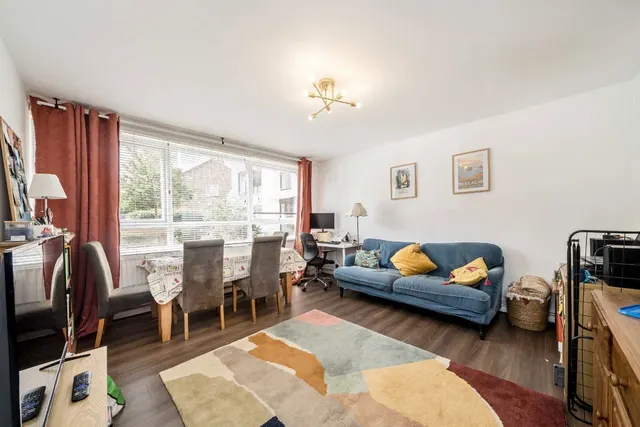 Waynflete Street, SW18, photo 1