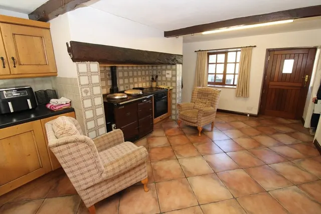 Huthwaite Lane, Thurgoland, photo 3