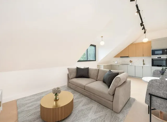 Pitt Crescent, Durnsford Court, SW19, photo 1