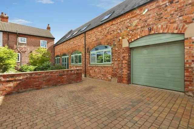 Cedric Road, Edenthorpe, DN3, photo 1