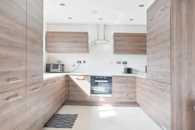 Photo 3 — Flat 3, 355 Station Road, Harrow