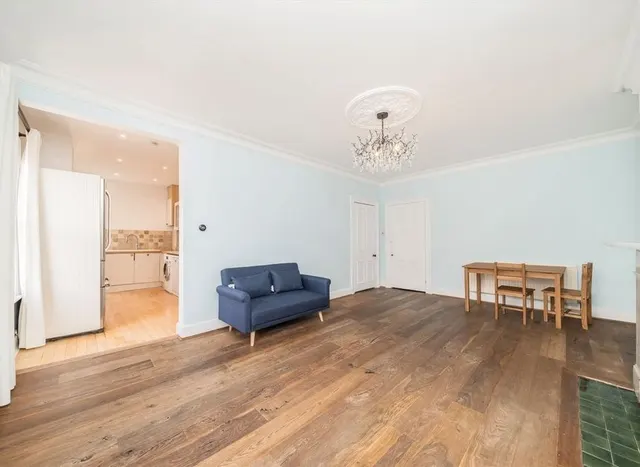 Photo 3 — North End Road, West Kensington, W14