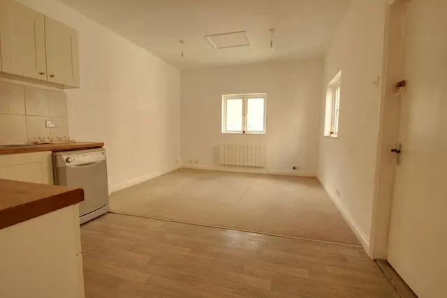 High Street, Shepton Mallet, BA4, photo 3