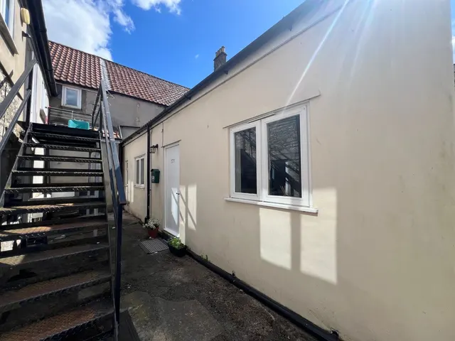 High Street, Shepton Mallet, BA4, photo 1