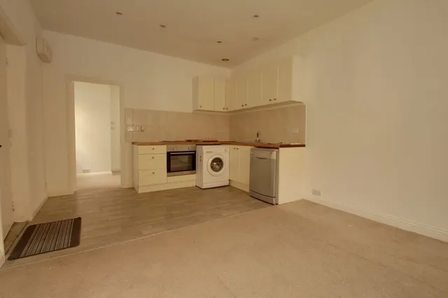 High Street, Shepton Mallet, BA4, photo 2