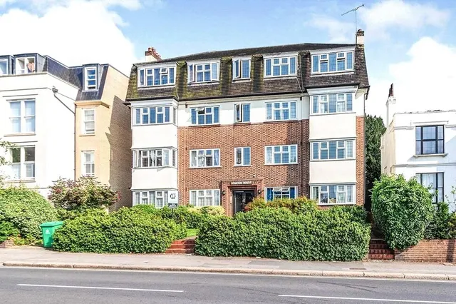 St. Marks Hill, Surbiton, KT6, photo 1