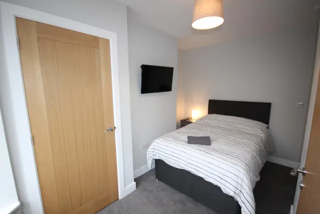 Shobnall Street, Burton upon Trent, DE14, photo 3